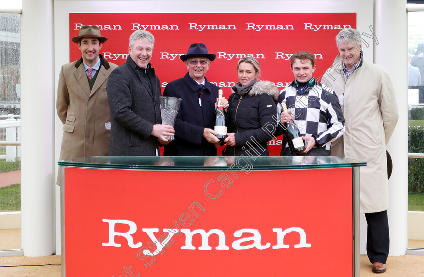 Drovers-Lane-0007 
 Presentation to Rebecca Curtis, Sean Bowen and owners for The Ryman Novices Chase won by DROVERS LANE
Cheltenham 15 Dec 2018 - Pic Steven Cargill / Racingfotos.com