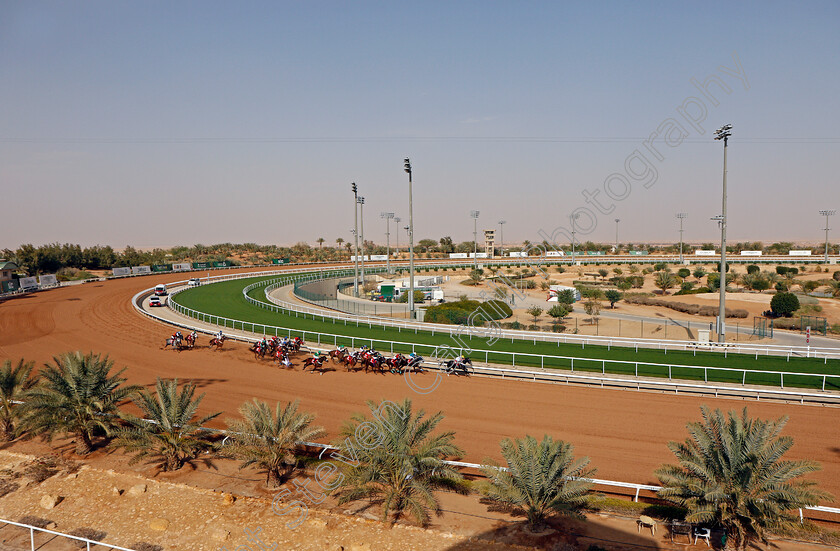 Race-0001-scene-0004 
 Turning for home during the Jahez Fillies Handicap at the Saudi Cup (Faller unhurt)
King Abdulaziz Racecourse, Riyadh, Saudi Arabia 25 Feb 2022 - Pic Steven Cargill / Racingfotos.com