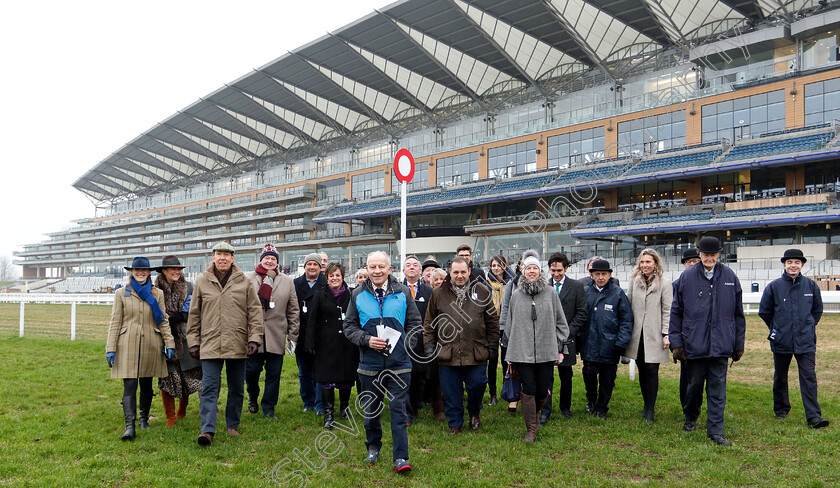 Raceday-Ramble-0002 
 RACEDAY RAMBLE with Colin Brown. Racegoers walk the track with former jockey Colin Brown
Ascot 19 Jan 2019 - Pic Steven Cargill / Racingfotos.com