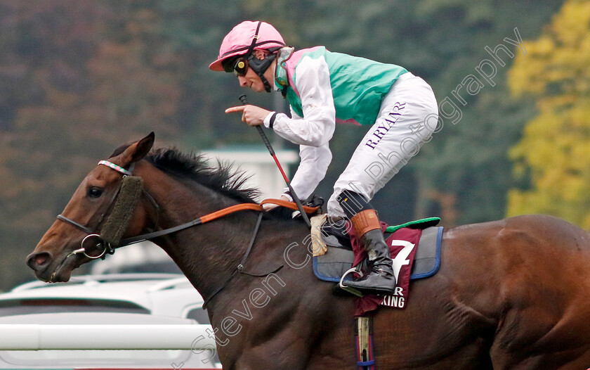 Bluestocking-0010 
 BLUESTOCKING (Rossa Ryan) wins The Qatar Prix de l'Arc de Triomphe
Longchamp 6 Oct 2024 - Pic Steven Cargill / Racingfotos.com