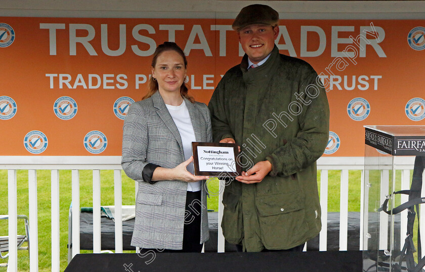 Going-The-Distance-0008 
 Presentation for The British EBF Future Stayers Oath Novice Stakes
Nottingham 11 Oct 2023 - Pic Steven Cargill / Racingfotos.com