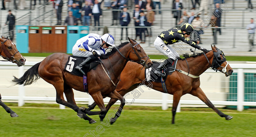 Woolhampton-0001 
 WOOLHAMPTON (Oliver Searle) beats BUCCABAY (left) in The Naas Racecourse Handicap Div1
Ascot 1 May 2024 - Pic Steven Cargill / Racingfotos.com