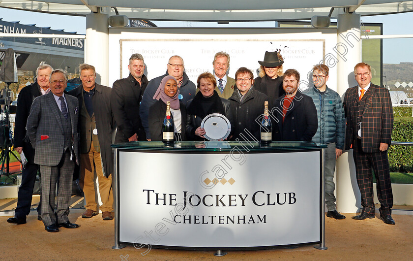 Northern-Beau-0007 
 Presentation by Khadijah Mellah to Lynne & Angus Maclennan for The Cheltenham Club Handicap Chase won by NORTHERN BEAU
Cheltenham 14 Dec 2019 - Pic Steven Cargill / Racingfotos.com