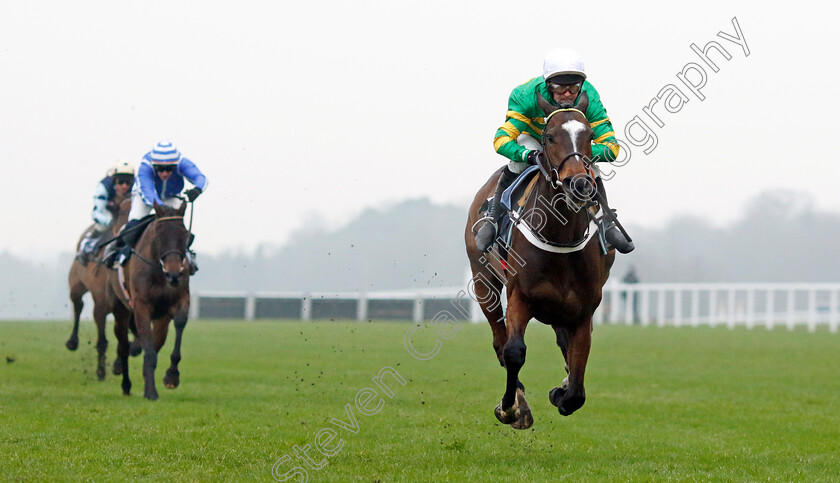 Jonbon-0006 
 JONBON (Nico de Boinville) wins The Betmgm Clarence House Chase
Ascot 18 Jan 2025 - Pic Steven Cargill / Racingfotos.com