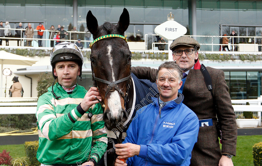 Belargus-0007 
 BELARGUS (Leighton Aspell) with Nick Gifford after The Rosling King Juvenile Hurdle
Ascot 19 Jan 2019 - Pic Steven Cargill / Racingfotos.com