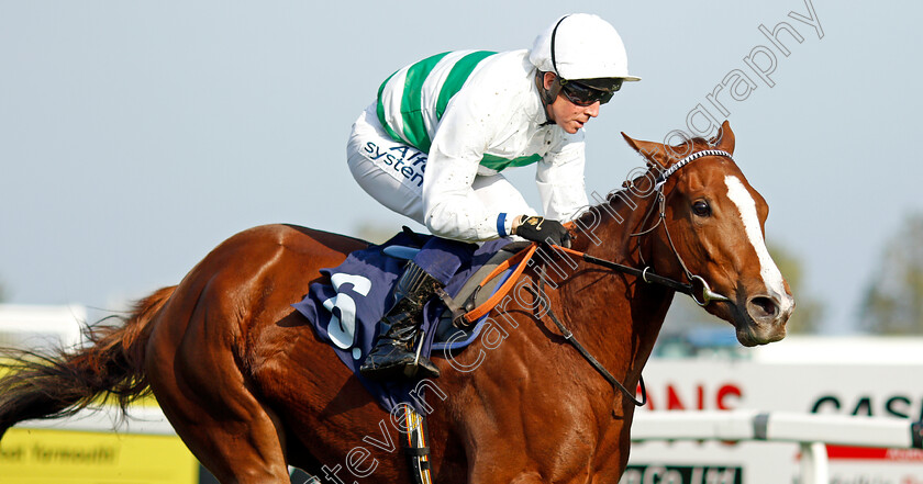 Heat-of-The-Moment-0007 
 HEAT OF THE MOMENT (Jim Crowley) wins The British EBF Fillies Novice Stakes
Yarmouth 19 Oct 2021 - Pic Steven Cargill / Racingfotos.com