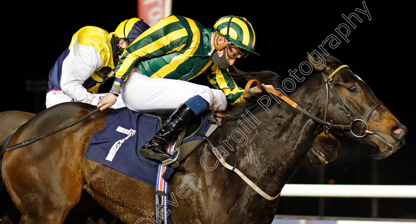 Lezardrieux-0003 
 LEZARDRIEUX (Sam James) wins The Betway Casino Handicap Div2
Wolverhampton 5 Dec 2020 - Pic Steven Cargill / Racingfotos.com