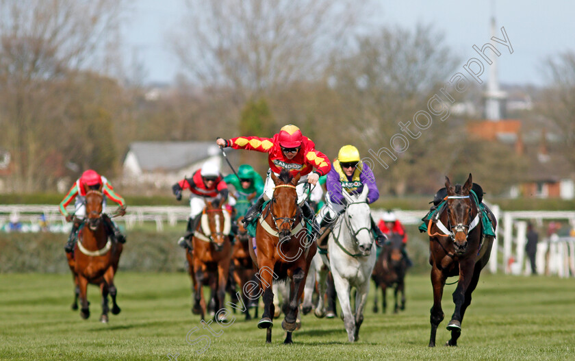 Mac-Tottie-0002 
 MAC TOTTIE (Sean Bowen) wins The Randox Topham Handicap Chase
Aintree 8 Apr 2022 - Pic Steven Cargill / Racingfotos.com