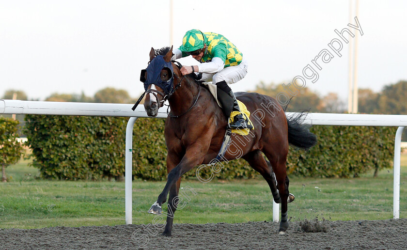 First-Thought-0003 
 FIRST THOUGHT (James Doyle) wins The Bet At racinguk.com Nursery
Kempton 18 Sep 2018 - Pic Steven Cargill / Racingfotos.com