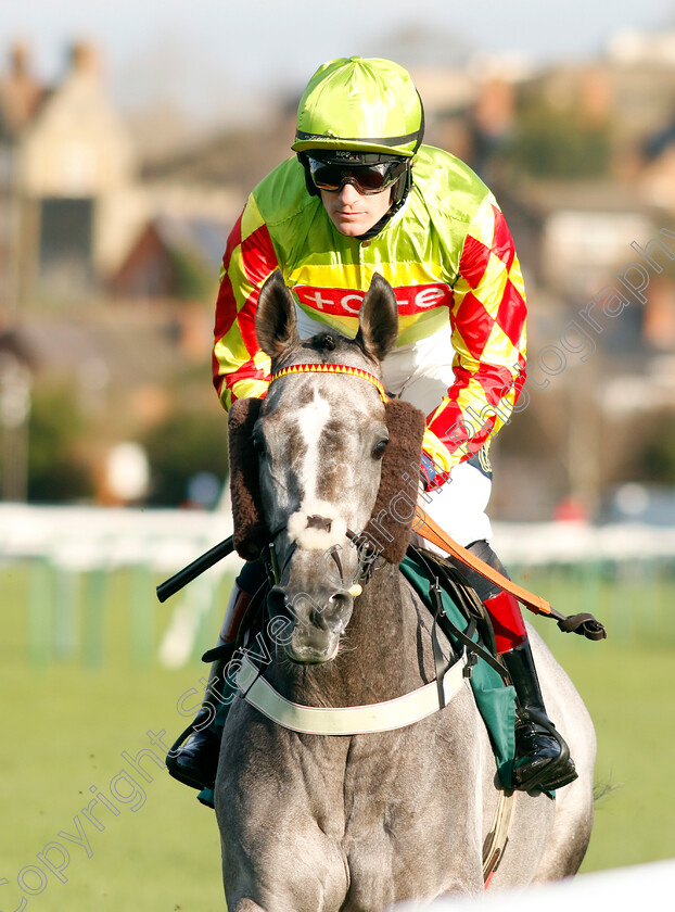 Saint-Riquier-0002 
 SAINT RIQUIER (Sam Twiston-Davies)
Warwick 9 Dec 2021 - Pic Steven Cargill / Racingfotos.com