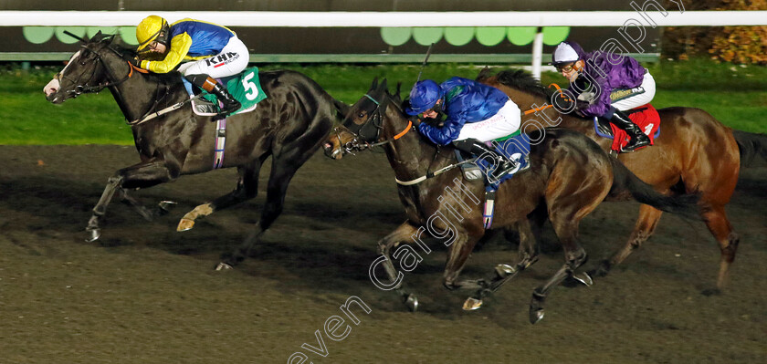 Monopolise-0004 
 MONOPOLISE (Saffie Osborne) beats NAP HAND (centre) in The Unibet Extra Place Offers Every Day Nursery
Kempton 16 Nov 2022 - Pic Steven Cargill / Racingfotos.com