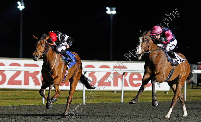 Herecomesthesun-0002 
 HERECOMESTHESUN (left, Edward Greatrex) beats LAWN RANGER (right) in The 100% Profit Boost At 32Redsport.com Novice Stakes Kempton 7 Mar 2018 - Pic Steven Cargill / Racingfotos.com