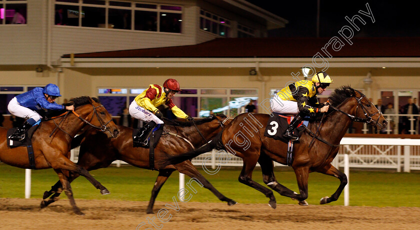 Main-Street-0005 
 MAIN STREET (Robert Havlin) beats RUA AUGUSTA (centre) and MORLOCK (left) in The Bet totequadpot at betfred.com Novice Stakes Chelmsford 12 Oct 2017 - Pic Steven Cargill / Racingfotos.com