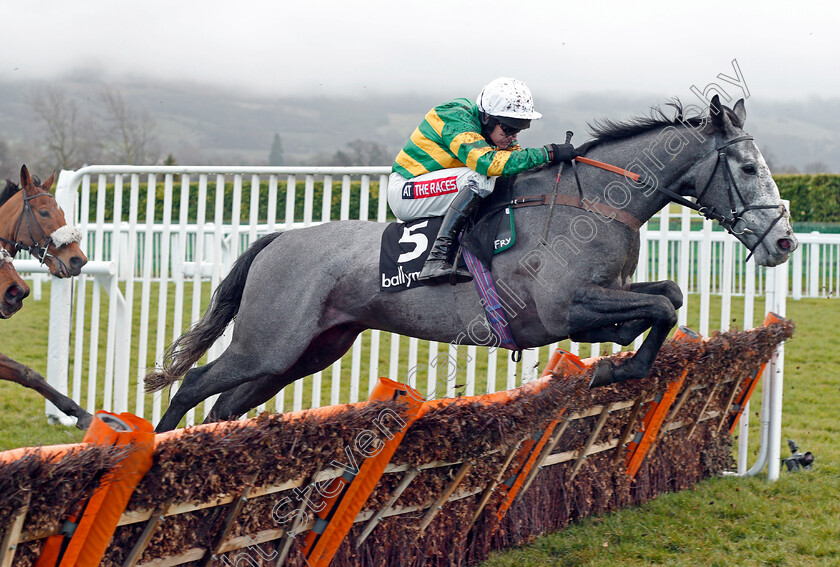 Onefortheroadtom-0002 
 ONEFORTHEROADTOM (Barry Geraghty) Cheltenham 1 Jan 2018 - Pic Steven Cargill / Racingfotos.com