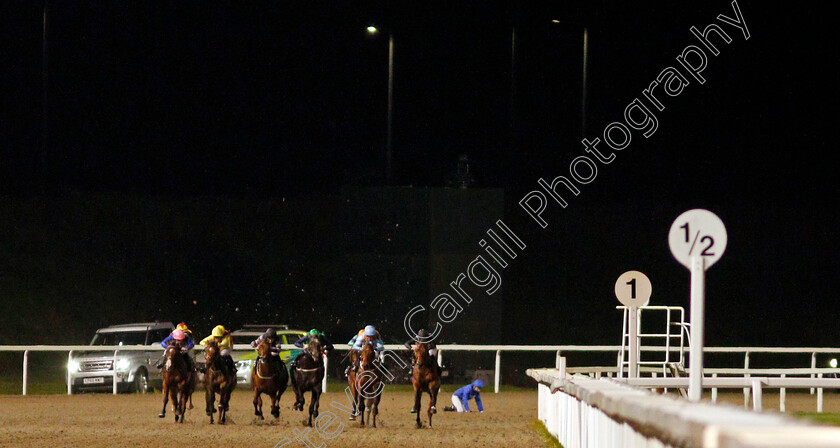 Oisin-Murphy-falls 
 OISIN MURPHY on the floor after falling from DISCOVER DUBAI during The tote.co.uk Free Streaming Every UK Race Handicap
Chelmsford 14 Oct 2021 - Pic Steven Cargill / Racingfotos.com