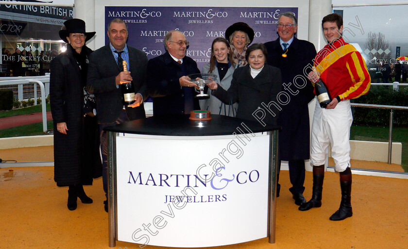 Coole-Cody-0010 
 Presentation for The Martin & Co Jewellers Intermediate Handicap Hurdle Cheltenham 18 Nov 2017 - Pic Steven Cargill / Racingfotos.com