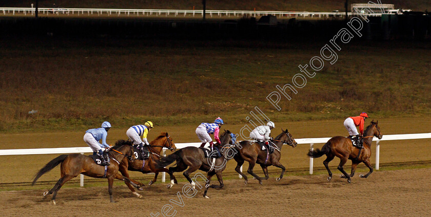 Battle-Of-Marathon-0002 
 BATTLE OF MARATHON (left, Darragh Keenan) trails the field on his way to winning The chelmsfordcityracecourse.com Handicap
Chelmsford 26 Nov 2020 - Pic Steven Cargill / Racingfotos.com