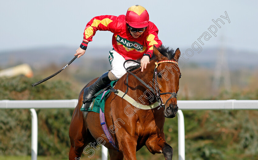 Mac-Tottie-0008 
 MAC TOTTIE (Sean Bowen) wins The Randox Topham Handicap Chase
Aintree 8 Apr 2022 - Pic Steven Cargill / Racingfotos.com