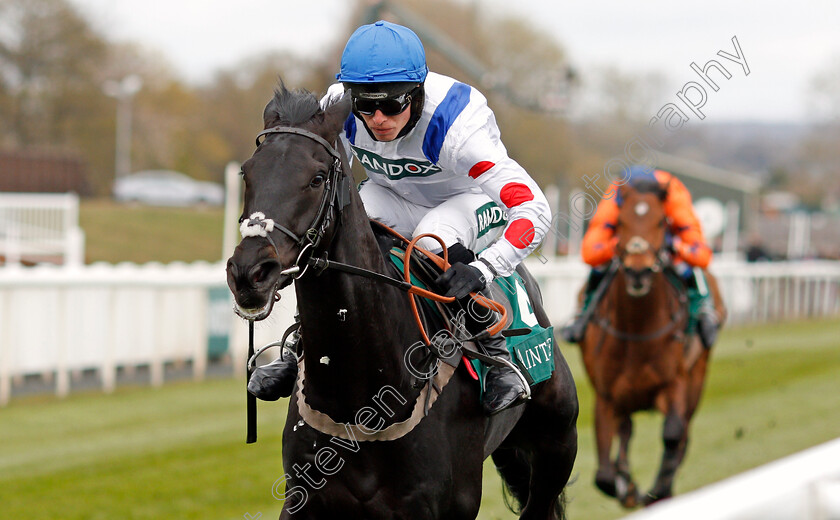 Monmiral-0004 
 MONMIRAL (Harry Cobden) wins The Doom Bar Anniversary 4-y-o Juvenile Hurdle
Aintree 8 Apr 2021 - Pic Steven Cargill / Racingfotos.com