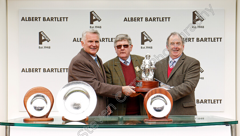 Kilbricken-Storm-0004 
 Presentation to Mr A Selway and Mr P Wavish for The Albert Bartlett Novices Hurdle won by KILBRICKEN STORM Cheltenham 16 Mar 2018 - Pic Steven Cargill / Racingfotos.com