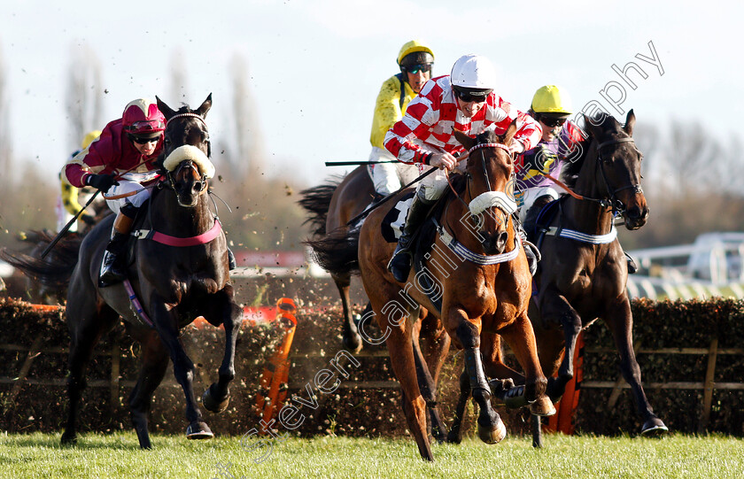 Sevarano-0004 
 SEVARANO (Leighton Aspell) leads BANG ON FRANKIE (left) 
Newbury 30 Nov 2018 - Pic Steven Cargill / Racingfotos.com