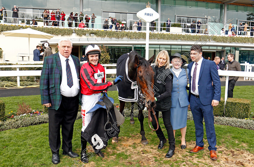 Rathlin-Rose-0013 
 RATHLIN ROSE (Tom Scudamore) with owner Fergus Wilson (left) after The Grandnational.fans Veterans Handicap Chase Ascot 25 Mar 2018 - Pic Steven Cargill / Racingfotos.com