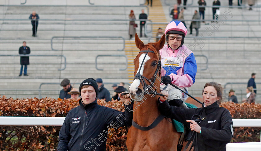 Fortune-De-Mer-0006 
 FORTUNE DE MER (Harry Skelton) winner of The Junior Jumpers Open National Hunt Flat Race
Cheltenham 17 Nov 2024 - Pic Steven Cargill / racingfotos.com