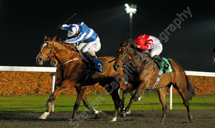 Johnny-Drama-0005 
 JOHNNY DRAMA (left, Silvestre De Sousa) beats SINJAARI (right) in The Unibet Wild Flower Stakes
Kempton 2 Dec 2020 - Pic Steven Cargill / Racingfotos.com