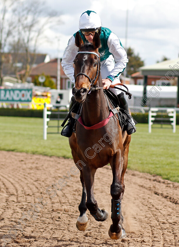 L Homme-Presse-0001 
 L'HOMME PRESSE (Charlie Deutsch)
Aintree 8 Apr 2022 - Pic Steven Cargill / Racingfotos.com