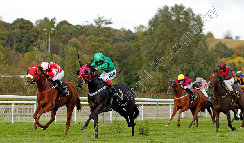 Tilsworth-Rose-0002 
 TILSWORTH ROSE (centre, Thore Hammer Hansen) beats MECCA'S HOT STEPS (left) in The Download The Mansionbet App Handicap Div1
Nottingham 14 Oct 2020 - Pic Steven Cargill / Racingfotos.com