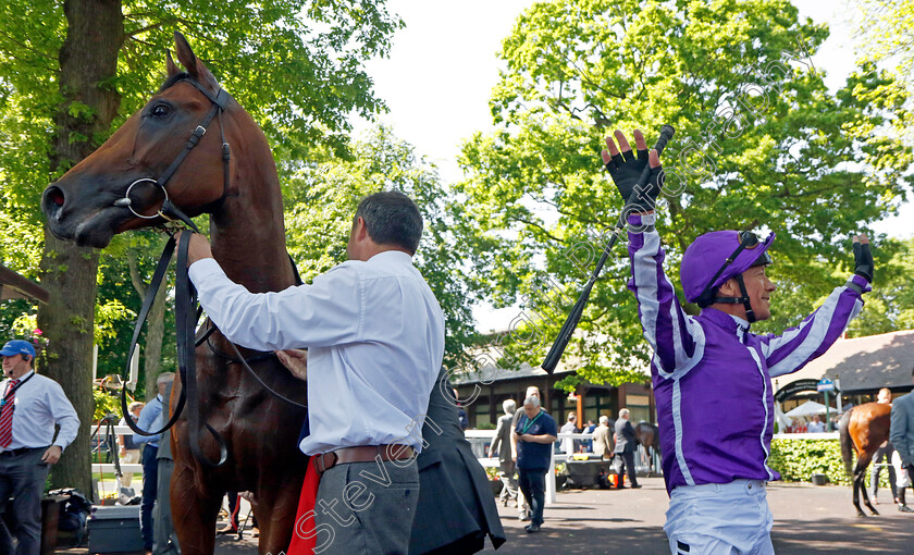 Little-Big-Bear-0014 
 LITTLE BIG BEAR (Frankie Dettori) winner of The Betfred Nifty Fifty Sandy Lane Stakes
Haydock 27 May 2023 - pic Steven Cargill / Racingfotos.com