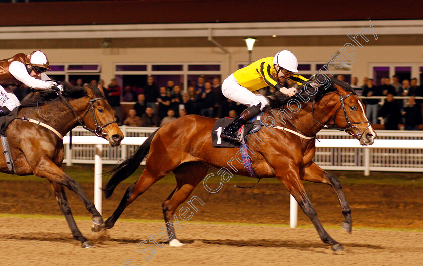 Best-Blue-0004 
 BEST BLUE (Cameron Noble) beats FLEETING FREEDOM (left) in The Weatherbys General Stud Book Online British EBF Maiden Stakes Chelmsford 21 Dec 2017 - Pic Steven Cargill / Racingfotos.com