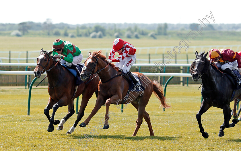 Saluti-0001 
 SALUTI (left, Kieran Shoemark) beats SPUN GOLD (centre) in The Chemtest Environmental Laboratories Handicap Newmarket 18 May 2018 - Pic Steven Cargill / Racingfotos.com