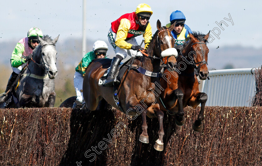 Espoir-De-Romay-and-Shan-Blue-0002 
 ESPOIR DE ROMAY (left, David Bass) with SHAN BLUE (right, Harry Skelton)
Aintree 9 Apr 2021 - Pic Steven Cargill / Racingfotos.com