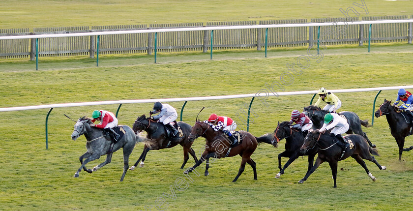 Speriamo-0003 
 SPERIAMO (Adam Farragher) beats MIYAGI (centre) in The Racing Welfare Nursery
Newmarket 19 Oct 2022 - Pic Steven Cargill / Racingfotos.com