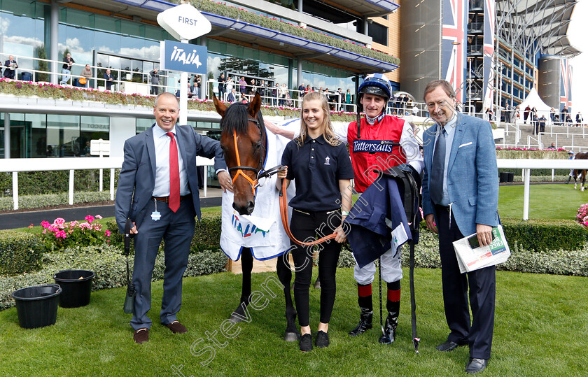 Cloak-And-Dagger-0007 
 CLOAK AND DAGGER (Adam Kirby) with Clive Cox and Alan Spence after The Italian Tourist Board British EBF Novice Auction Stakes
Ascot 7 Sep 2018 - Pic Steven Cargill / Racingfotos.com