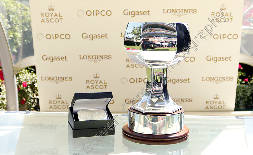 Trophies-for-The-Albany-Stakes 
 Trophies for The Albany Stakes
Royal Ascot 22 Jun 2018 - Pic Steven Cargill / Racingfotos.com