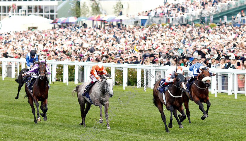 Advertise-0001 
 ADVERTISE (2nd right, Frankie Dettori) beats FOREVER IN DREAMS (2nd left) in The Commonwealth Cup
Royal Ascot 21 Jun 2019 - Pic Steven Cargill / Racingfotos.com