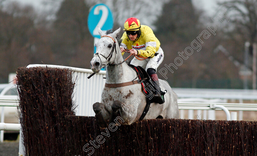 Politologue-0001 
 POLITOLOGUE (Sam Twiston-Davies) wins The Unibet Desert Orchid Chase Kempton 27 Dec 2017 - Pic Steven Cargill / Racingfotos.com