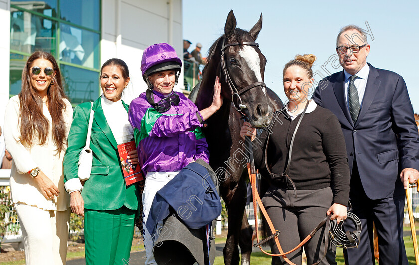 Ville-De-Grace-0010 
 VILLE DE GRACE (Ryan Moore) with owners Stephen Smith and family after The EBF Stallions John Musker Fillies Stakes
Yarmouth 15 Sep 2021 - Pic Steven Cargill / Racingfotos.com