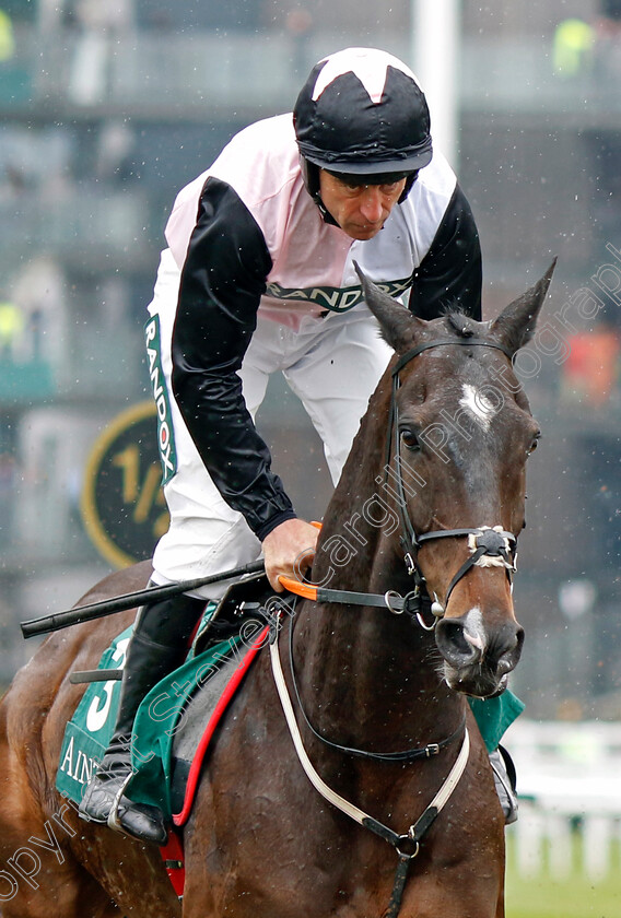 Gerri-Colombe-0005 
 GERRI COLOMBE (Davy Russell) winner of The Air Charter Service Mildmay Novices Chase
Aintree 14 Apr 2023 - Pic Steven Cargill / Racingfotos.com