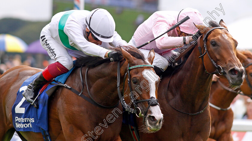 Warm-Heart-0002 
 WARM HEART (right, James Doyle) beats FREE WIND (left) in The Pertemps Network Yorkshire Oaks
York 24 Aug 2023 - Pic Steven Cargill / Racingfotos.com