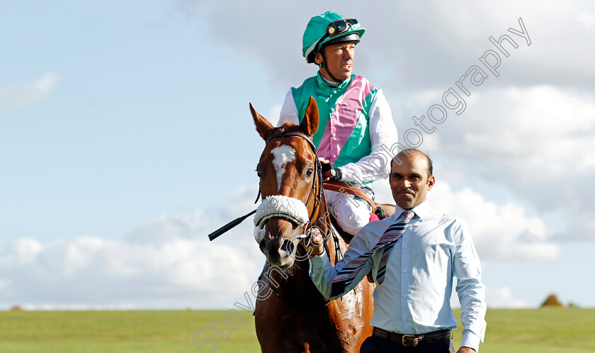 Chaldean-0010 
 CHALDEAN (Frankie Dettori) winner of The Darley Dewhurst Stakes
Newmarket 8 Oct 2022 - Pic Steven Cargill / Racingfotos.com