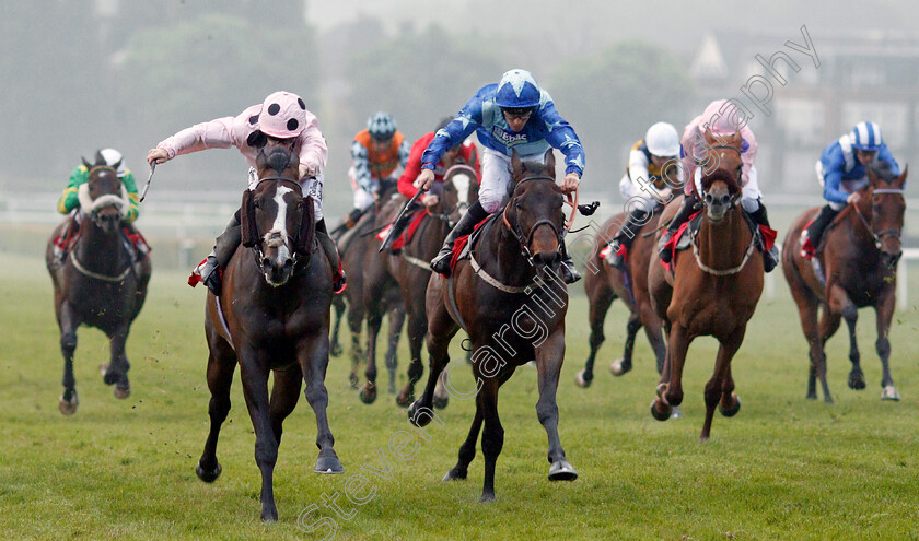 Chiefofchiefs-0002 
 CHIEFOFCHIEFS (left, Richard Kingscote) beats KYNREN (centre) in The Matchbook Betting Podcast Whitsun Cup Handicap Sandown 24 May 2018 - Pic Steven Cargill / Racingfotos.com