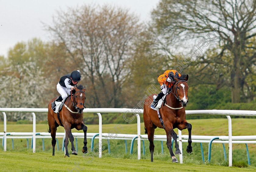 Bahamian-Dollar-0003 
 BAHAMIAN DOLLAR (Silvestre De Sousa) beats BERBARDO O'REILLY (left) in The Totescoop6 Play Today Handicap Leicester 28 Apr 2018 - Pic Steven Cargill / Racingfotos.com