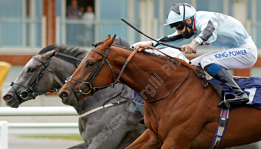 Night-On-Earth-0006 
 NIGHT ON EARTH (William Carver) wins The Betway EBF Novice Stakes
Lingfield 2 Sep 2020 - Pic Steven Cargill / Racingfotos.com