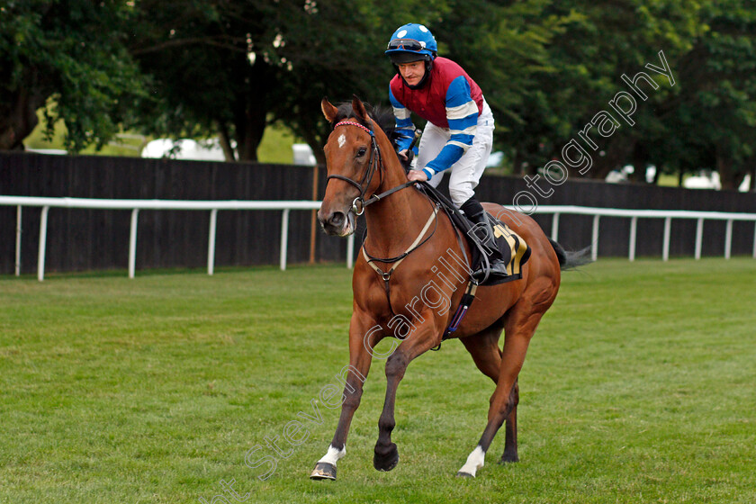 Rose-Tiara-0001 
 ROSE TIARA (Liam Keniry) 
Newmarket 25 Jun 2021 - Pic Steven Cargill / Racingfotos.com