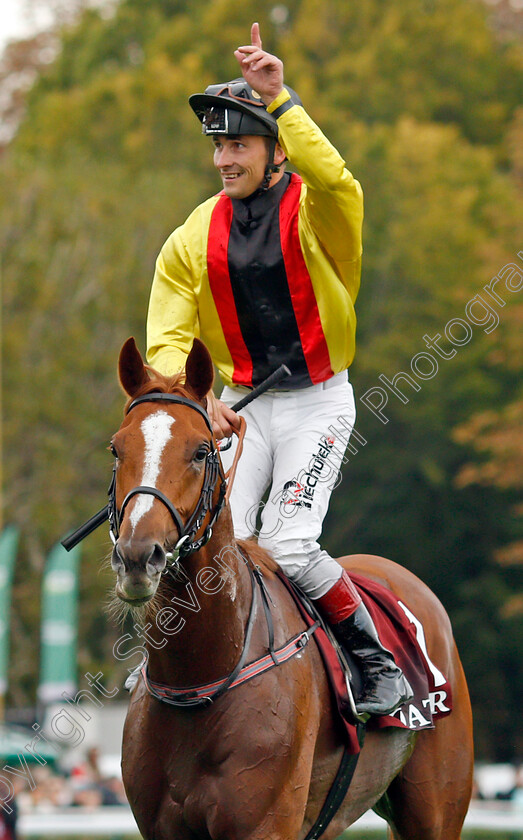 Torquator-Tasso-0018 
 TORQUATOR TASSO (Rene Piechulek) after The Qatar Prix de l'Arc de Triomphe
Longchamp 3 Oct 2021 - Pic Steven Cargill / Racingfotos.com