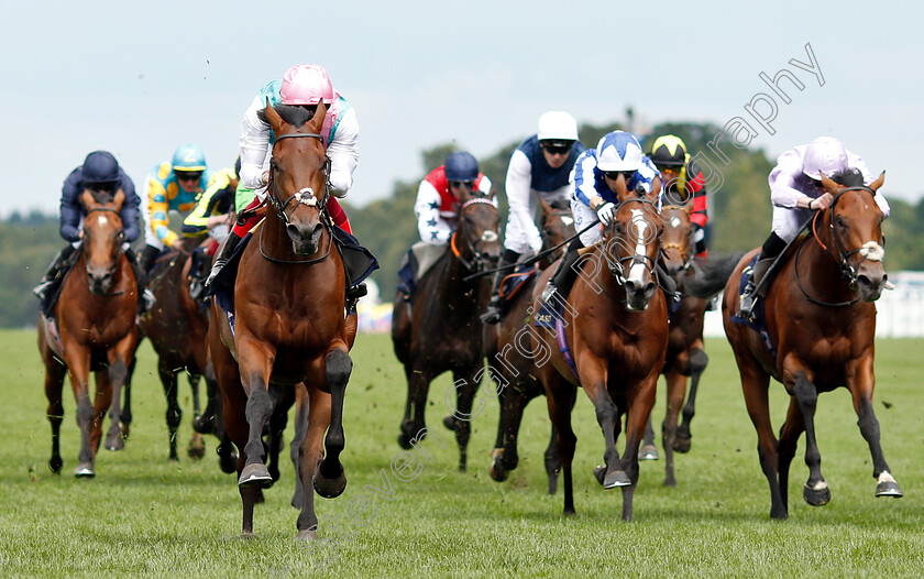 Sangarius-0002 
 SANGARIUS (Frankie Dettori) wins The Hampton Court Stakes
Royal Ascot 20 Jun 2019 - Pic Steven Cargill / Racingfotos.com