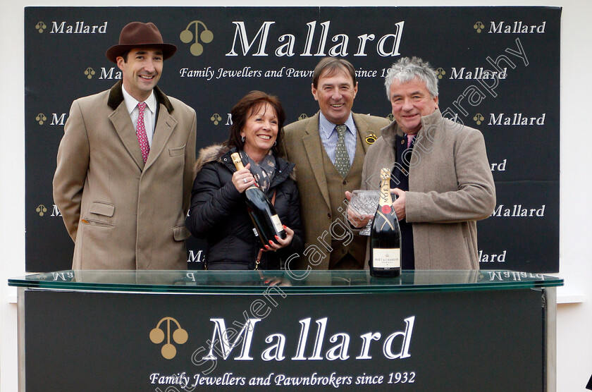 Wholestone-0007 
 Presentation to Nigel Twiston-Davies for The mallardjewellers.com Novices Chase
Cheltenham 16 Nov 2019 - Pic Steven Cargill / Racingfotos.com